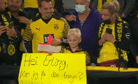 Valóra váltotta egy kisfiú álmát a Dortmund gólvágója