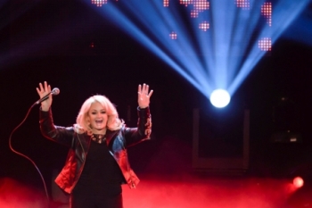 Bonnie Tyler fellép Alsóörsön
